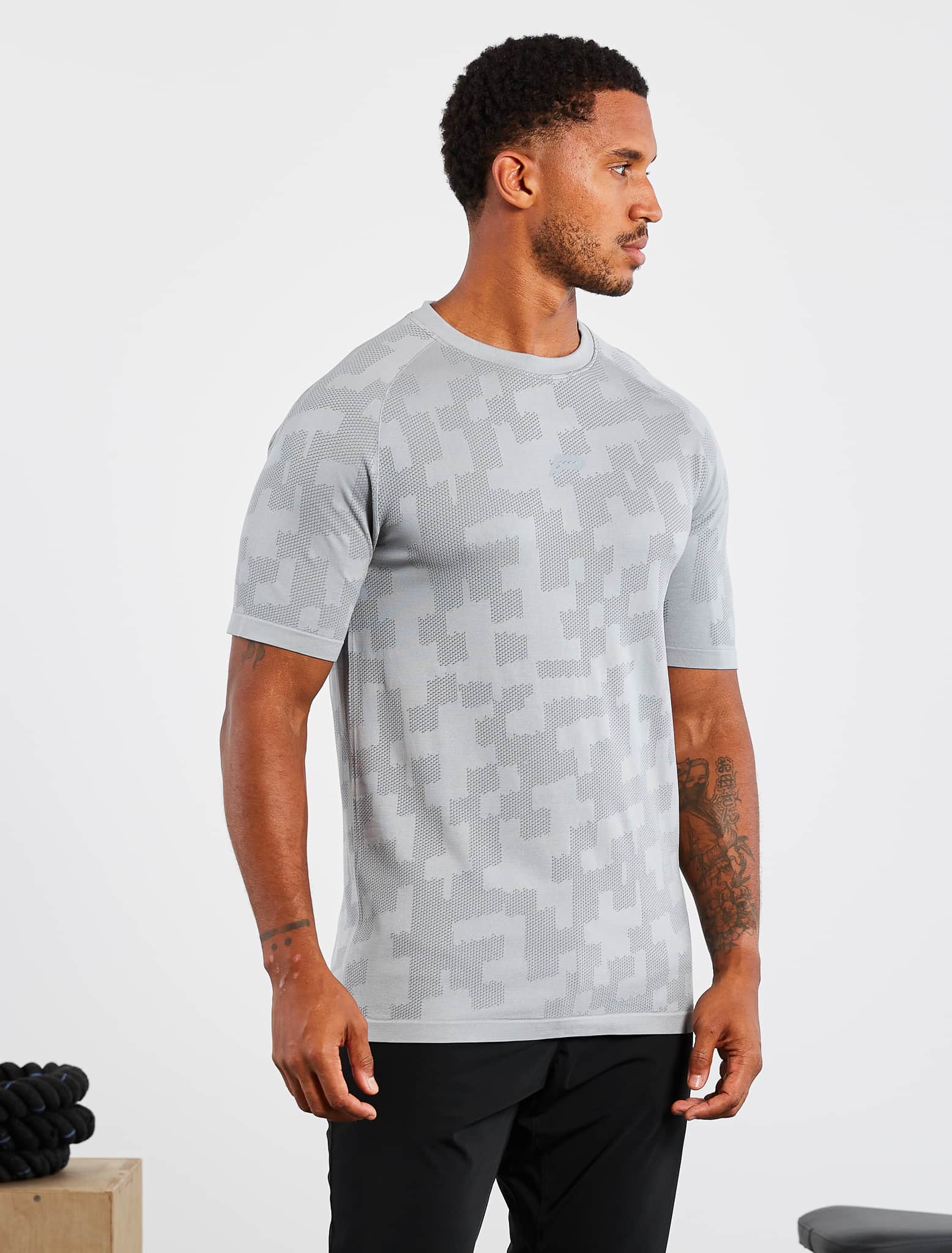Camo Seamless T-Shirt / Grey Pursue Fitness 1