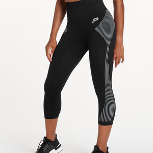 ADAPT Seamless ¾ Leggings / Black Pursue Fitness 2