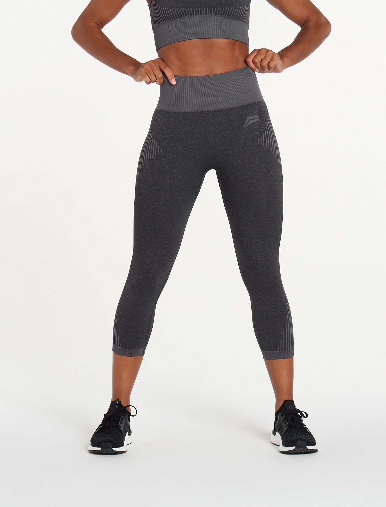 ADAPT Seamless ¾ Leggings / Black.Charcoal Pursue Fitness 1