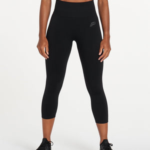 ADAPT Seamless ¾ Leggings / Blackout Pursue Fitness 2
