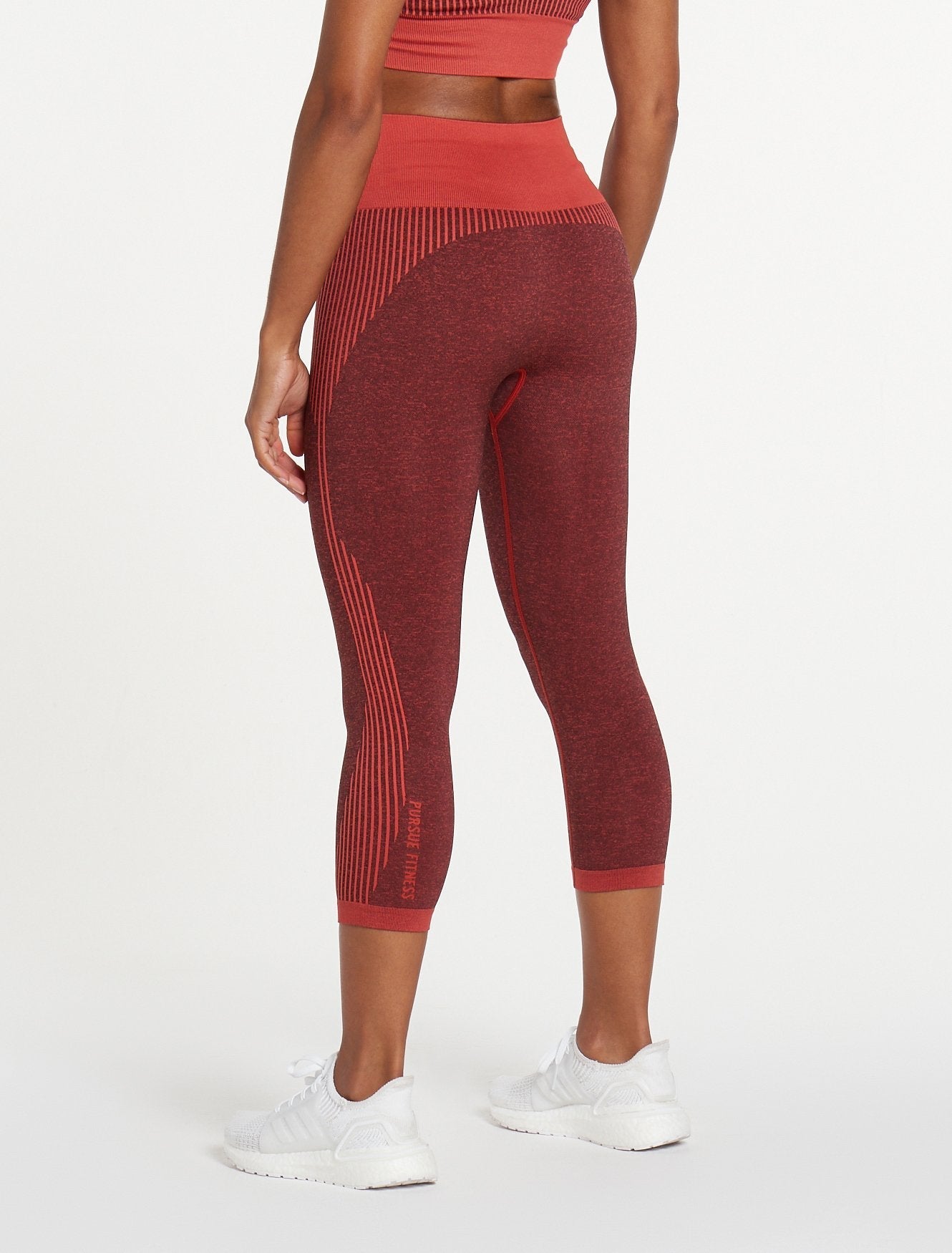 ADAPT Seamless ¾ Leggings / Coral Quartz Pursue Fitness 2