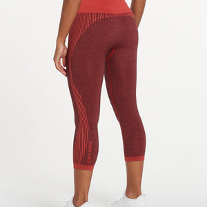 ADAPT Seamless ¾ Leggings / Coral Quartz Pursue Fitness 2