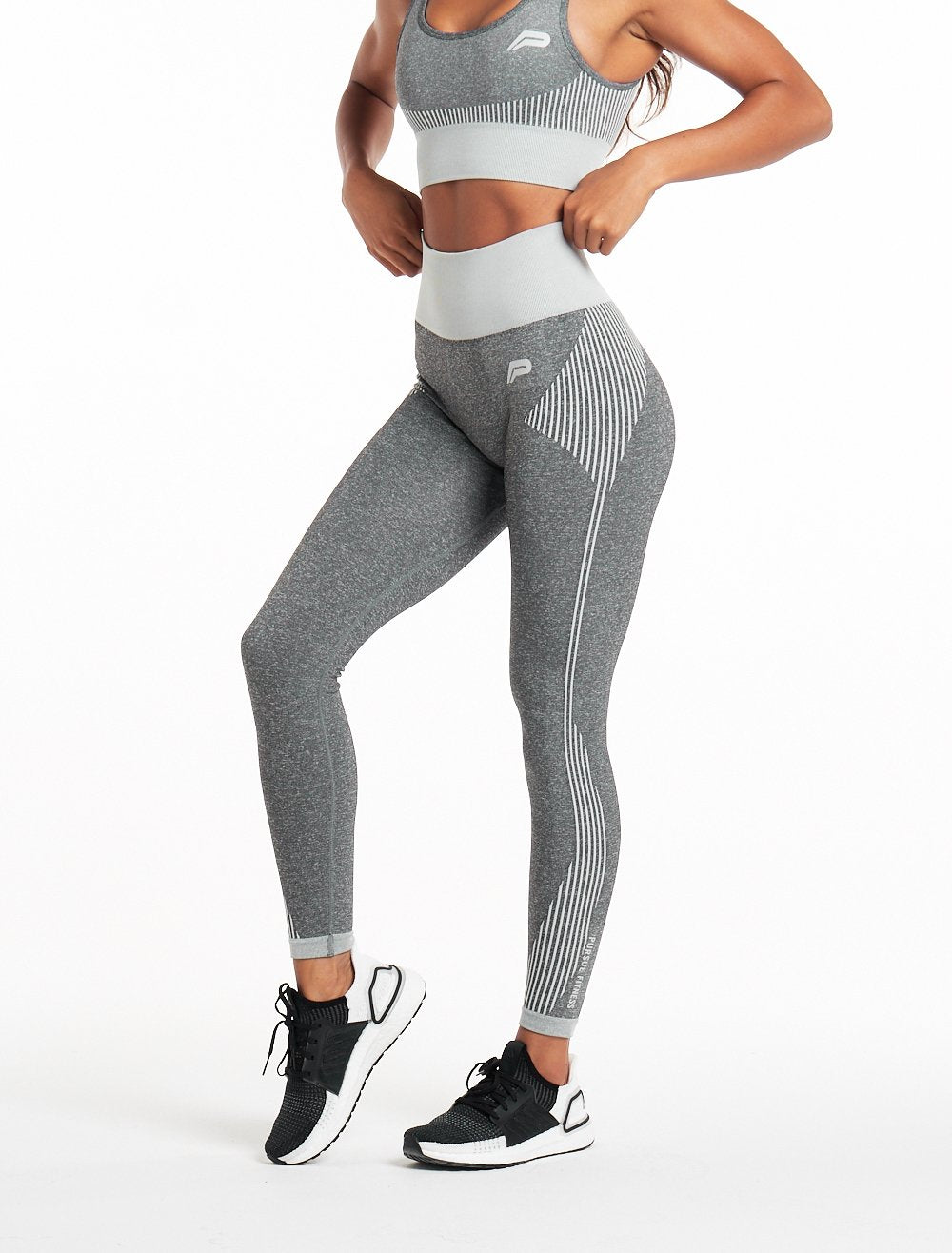 ADAPT Seamless Leggings / Light Grey Pursue Fitness 2