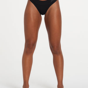 ADAPT Seamless Thong / Blackout Pursue Fitness 2