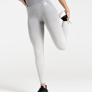 Blaze Seamless Leggings / Cloud Grey Pursue Fitness 1