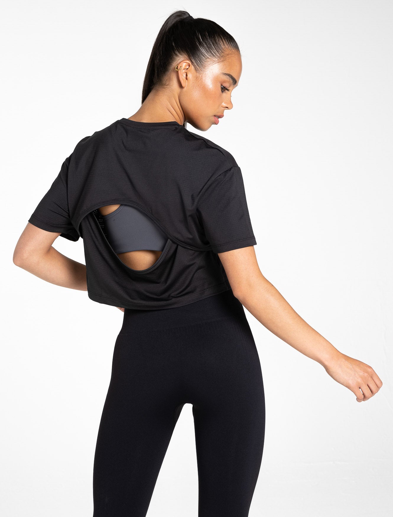 Breeze Crop T-Shirt / Black Pursue Fitness 2