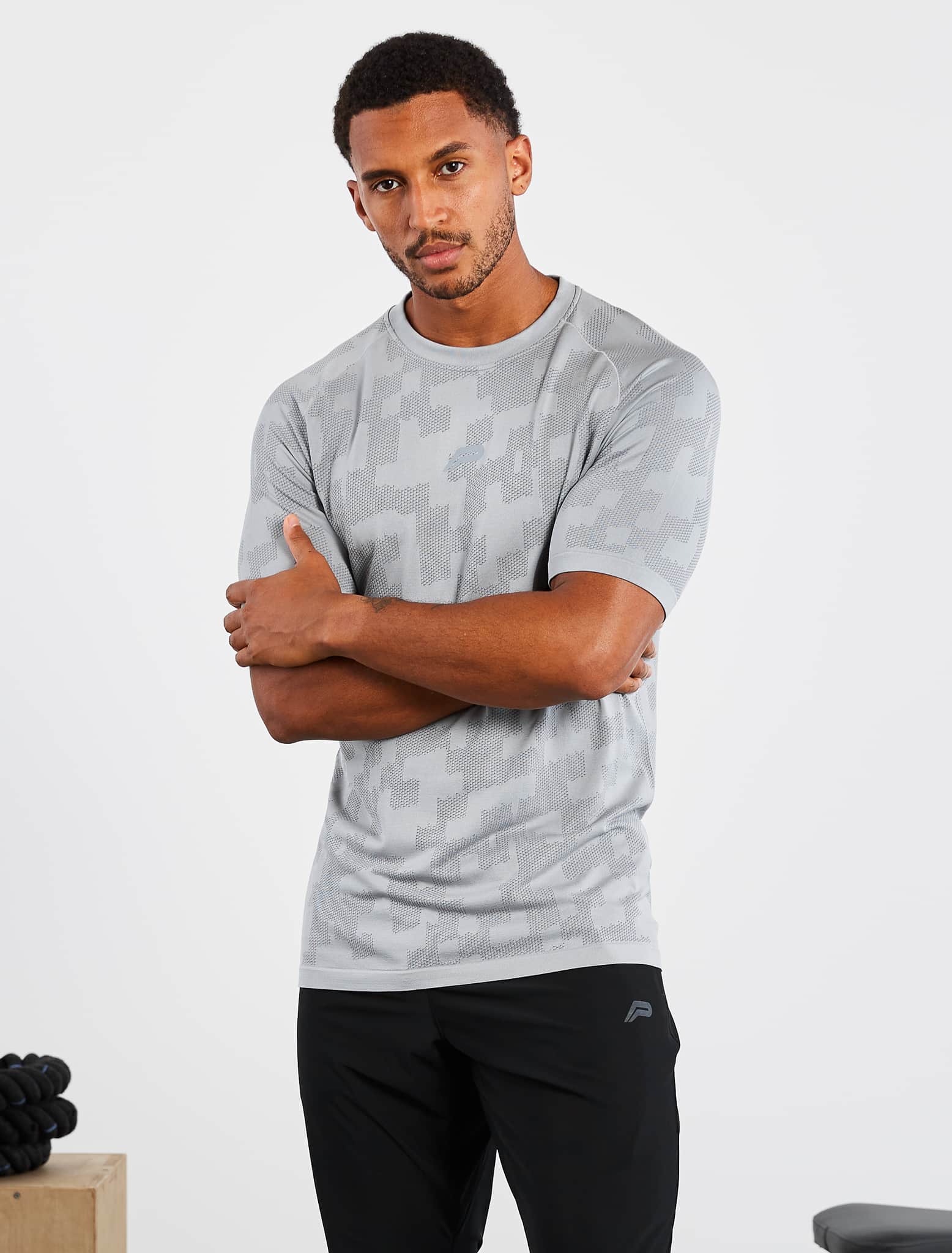Camo Seamless T-Shirt / Grey Pursue Fitness 2