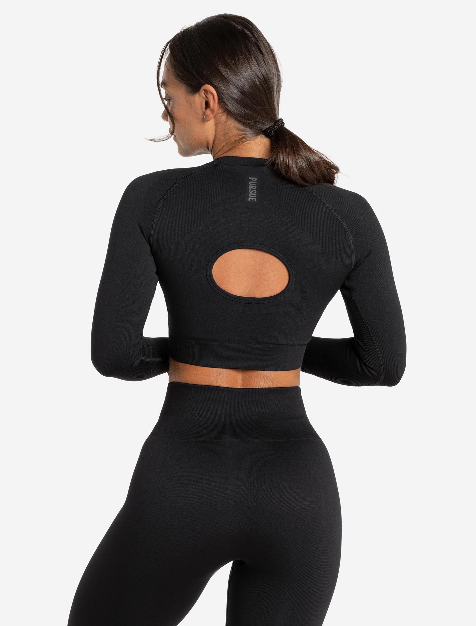 Core Seamless Long Sleeve Crop Top / Blackout Pursue Fitness 2