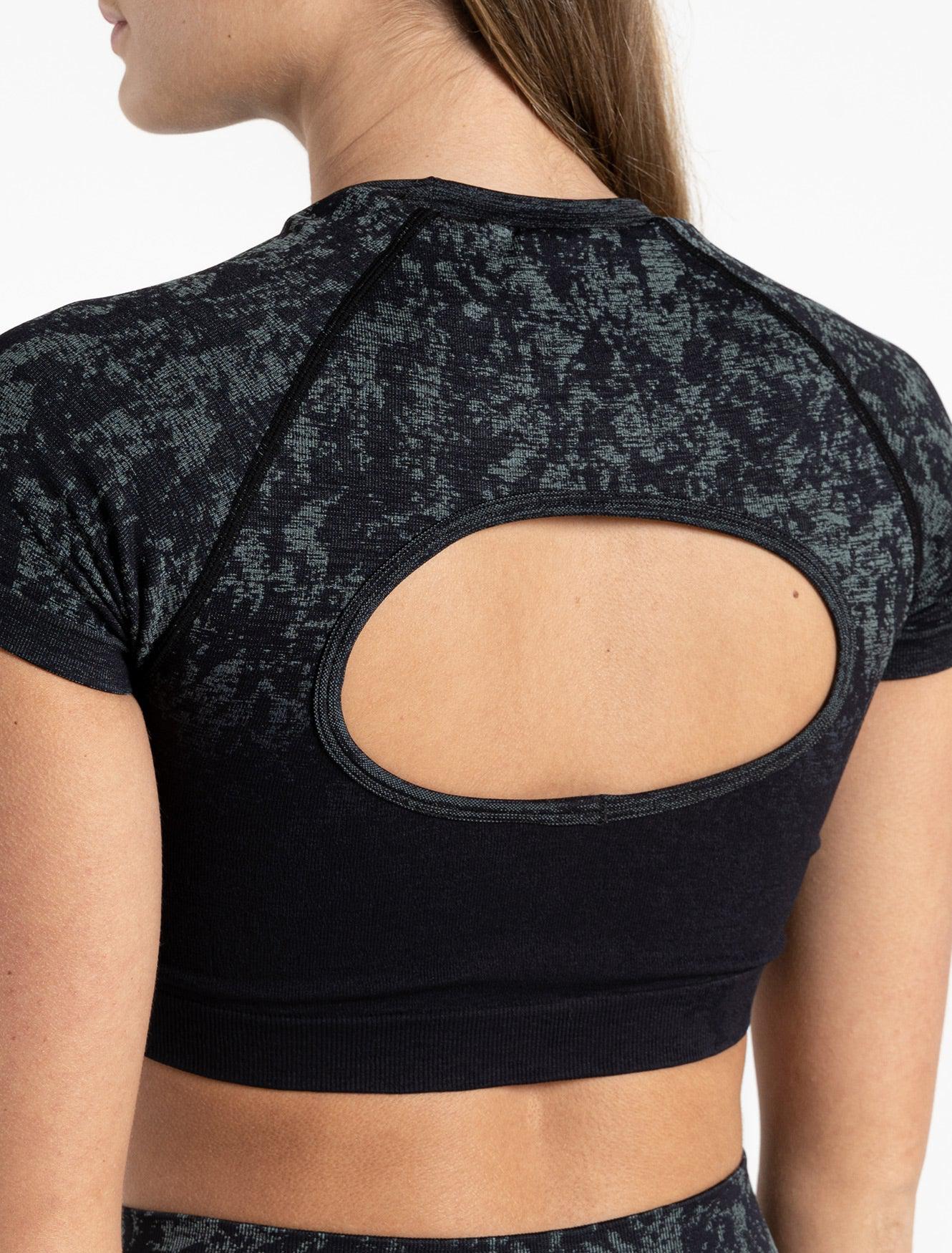 Cosmic Seamless Crop Top / Black Ombre Pursue Fitness 4
