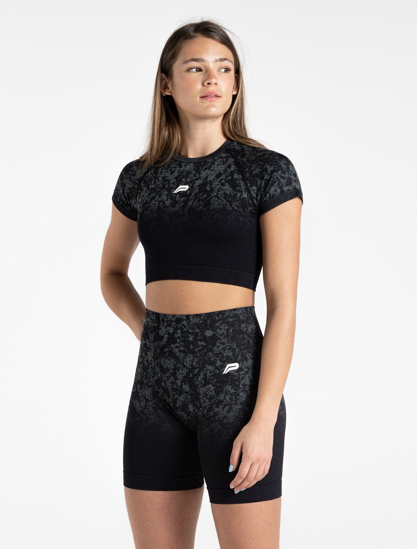 Cosmic Seamless Crop Top / Black Ombre Pursue Fitness 1
