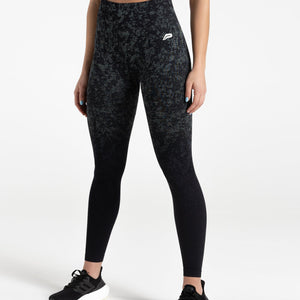 Cosmic Seamless Leggings / Black Ombre Pursue Fitness 2