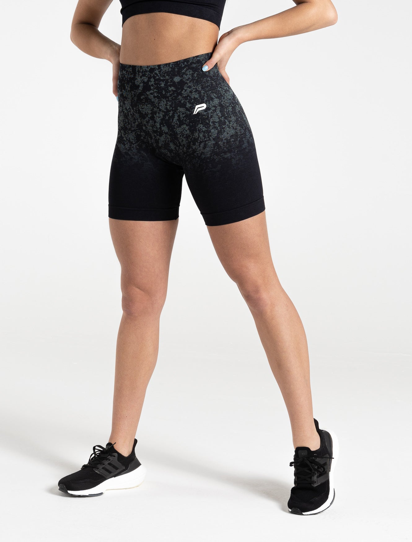 Cosmic Seamless Shorts / Black Ombre Pursue Fitness 2