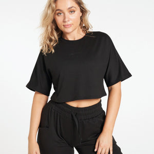 Ease Crop T-Shirt / Blackout Pursue Fitness 2