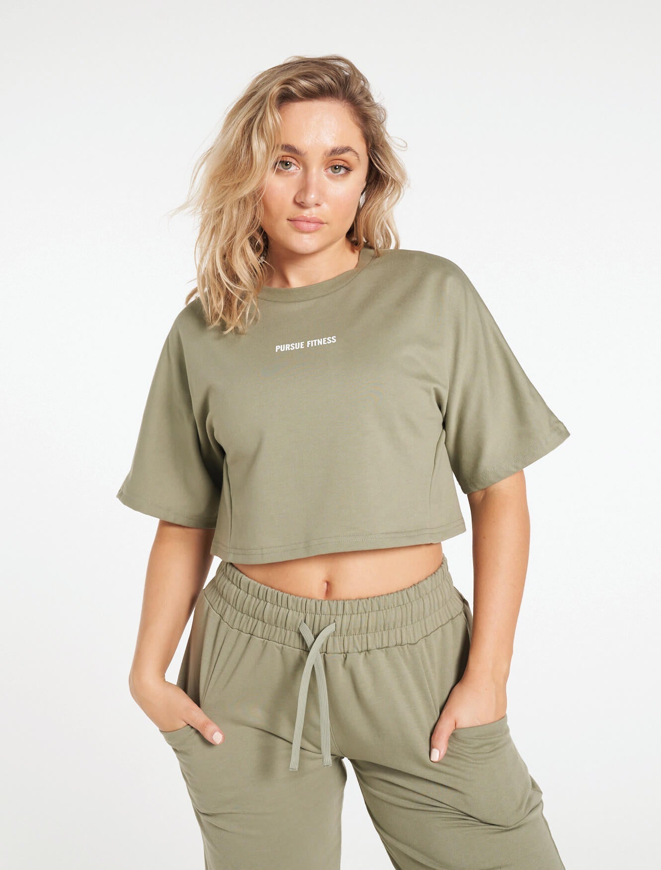 Ease Crop T-Shirt / Olive Pursue Fitness 2