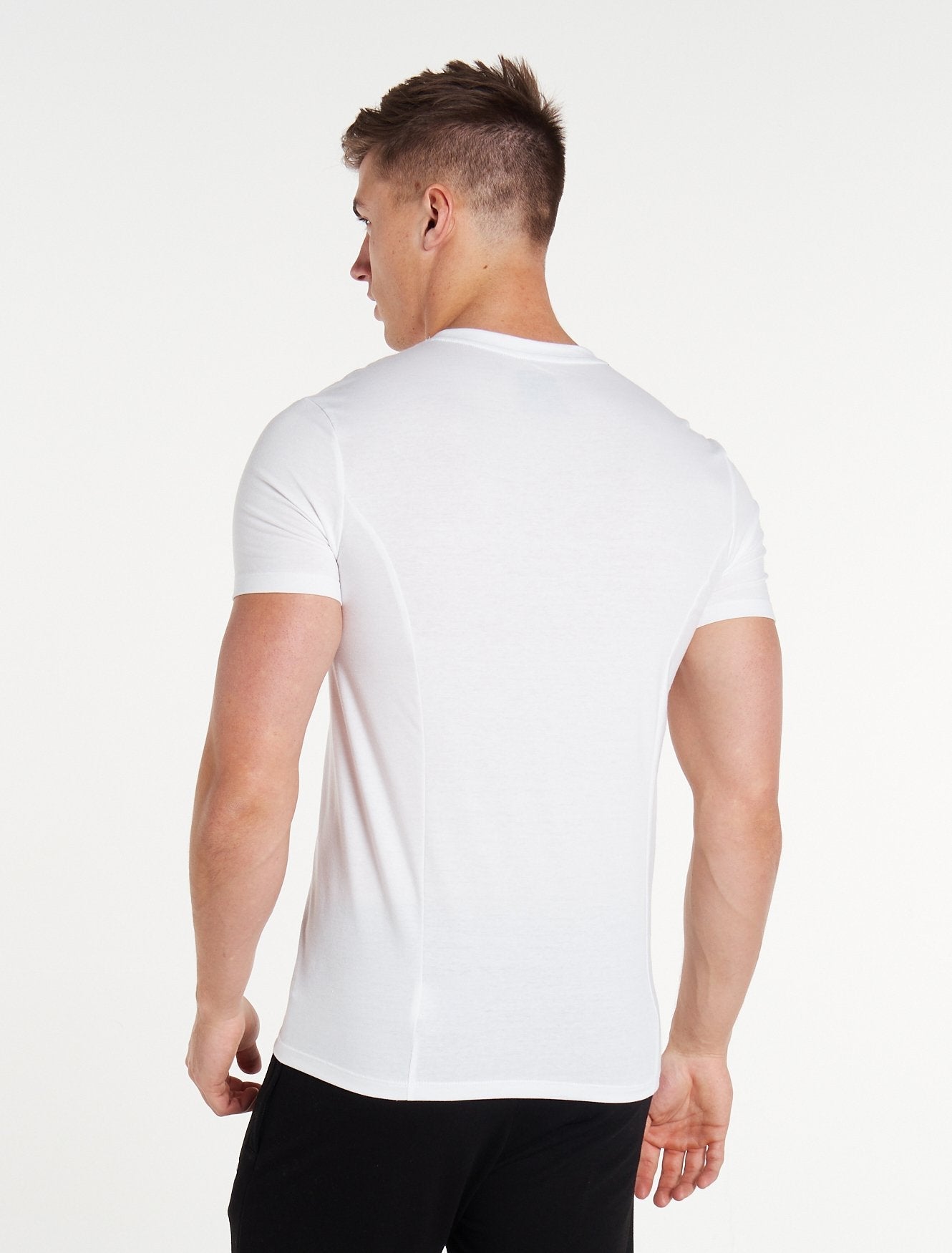 Essential T-Shirt / White Pursue Fitness 2