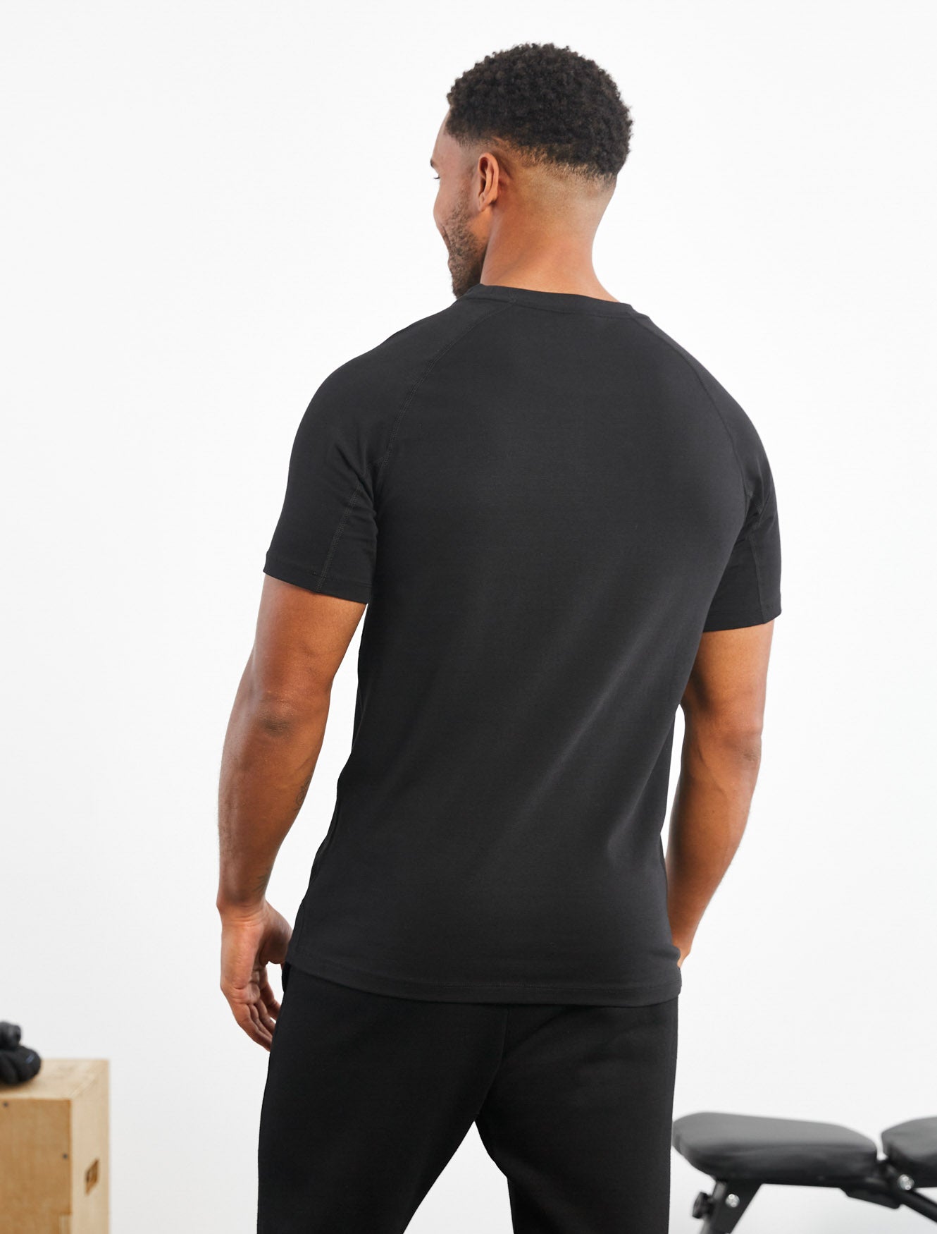 Icon T-Shirt / Black Pursue Fitness 2