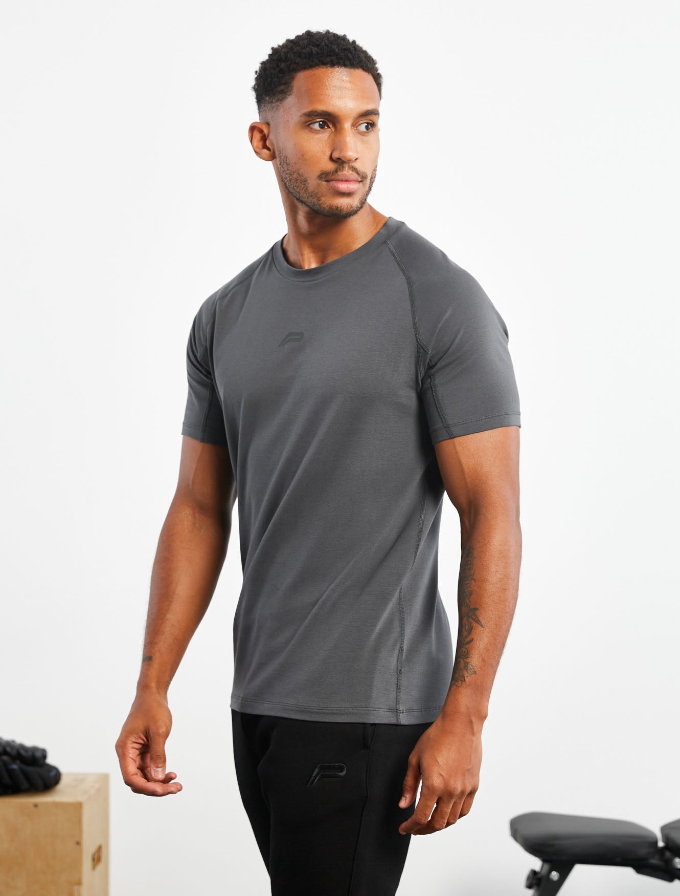 Icon T-Shirt / Dark Grey Pursue Fitness 3