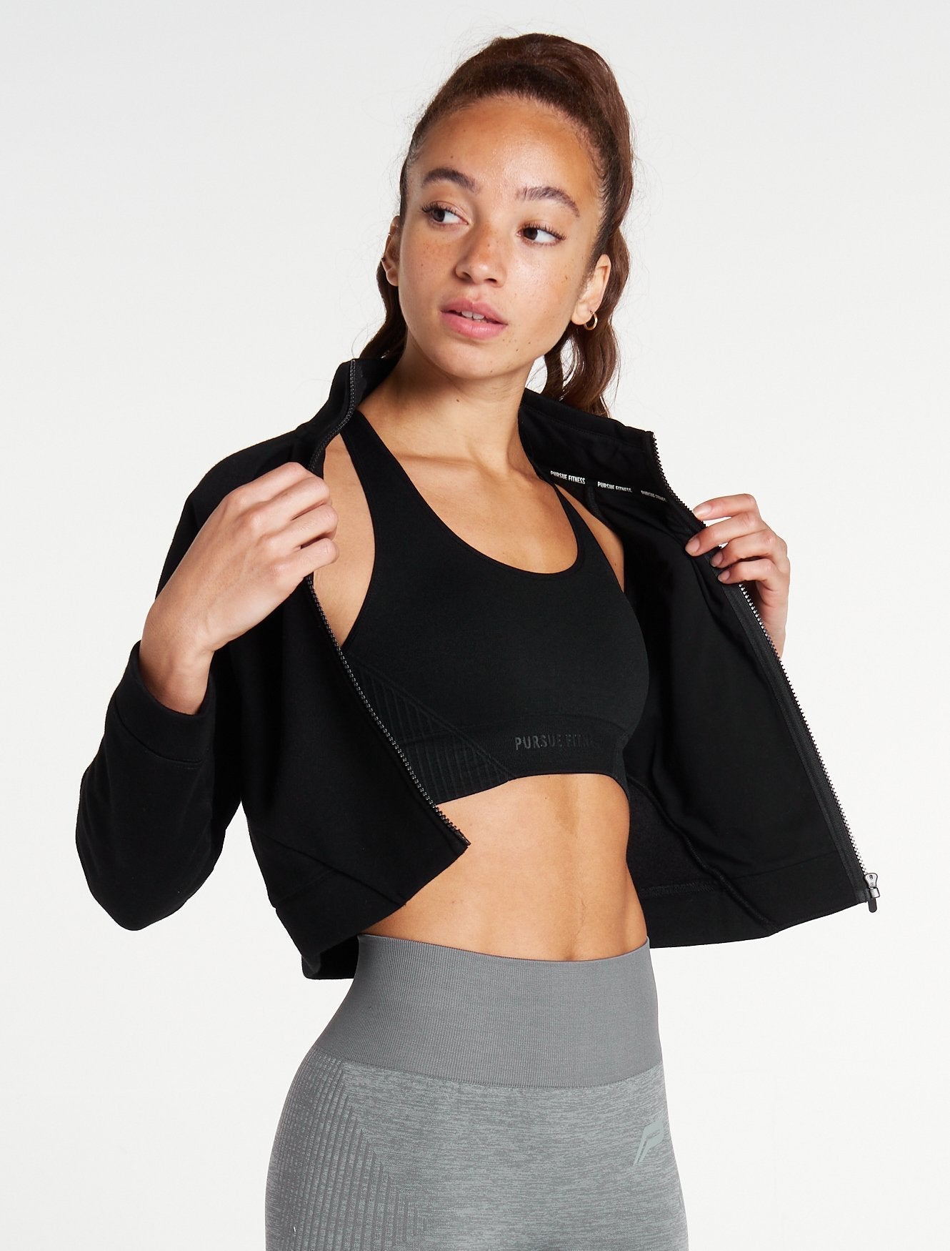 Iconic Crop Fleece Jacket / Black Pursue Fitness 1