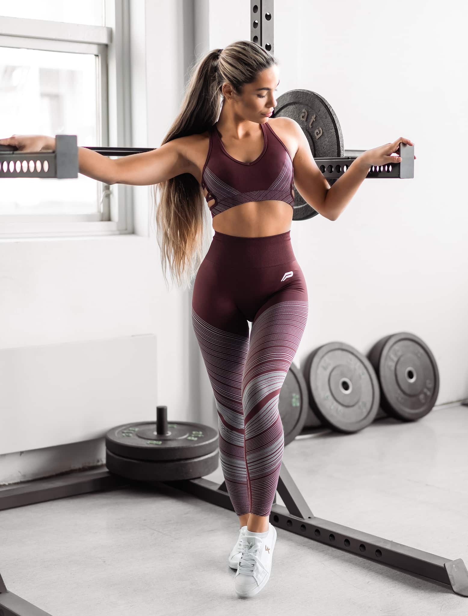 Impulse Seamless Sports Bra / Claret Pursue Fitness 2