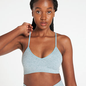 Lounge Seamless Sports Bra / Sky Blue Pursue Fitness 1