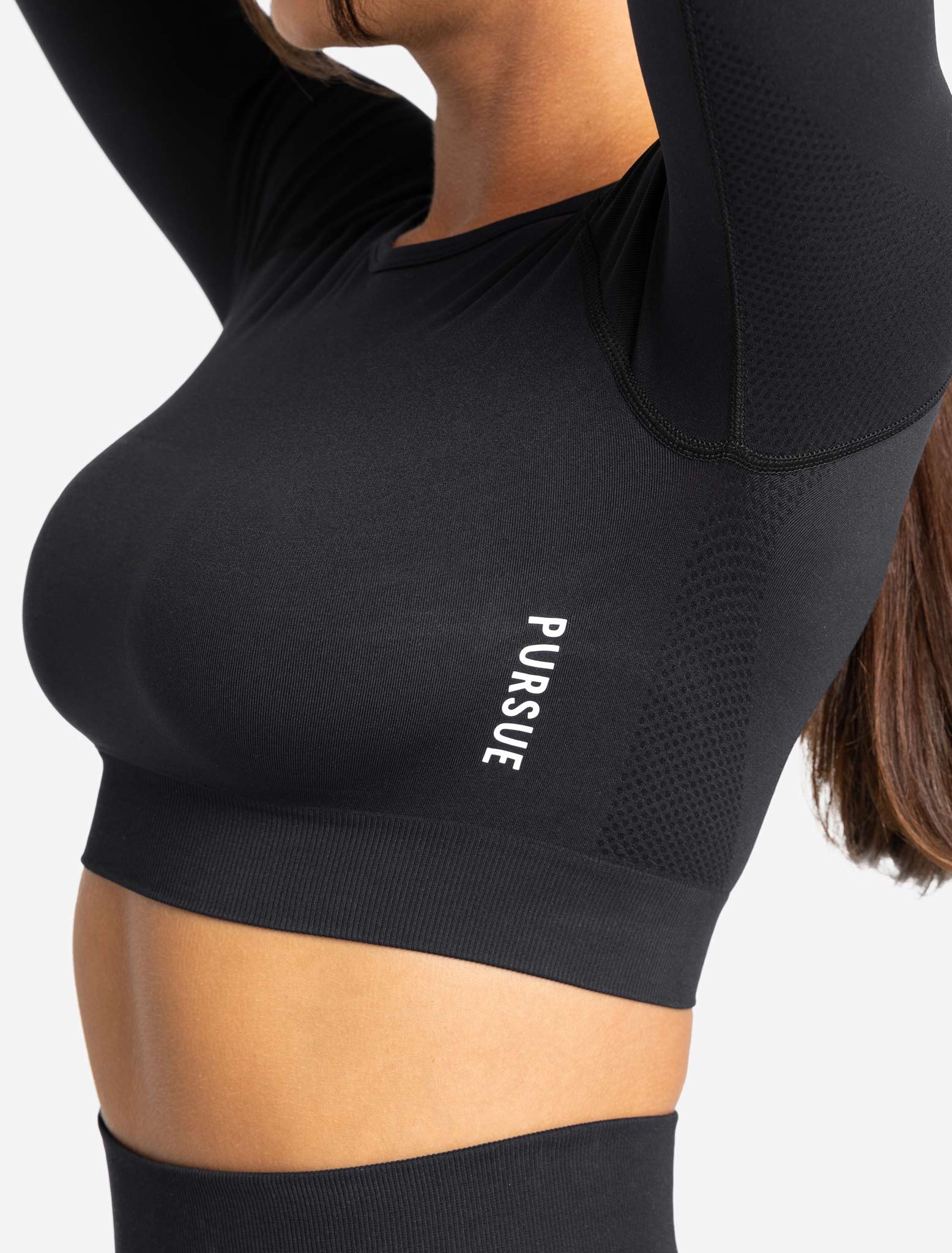 Move Seamless Long Sleeve Crop Top / Black Pursue Fitness 2