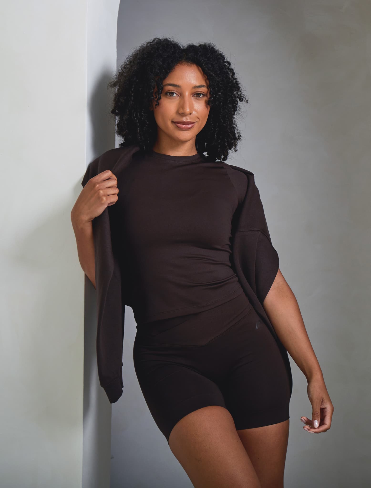Sculpt Seamless T-Shirt - Espresso Pursue Fitness 2