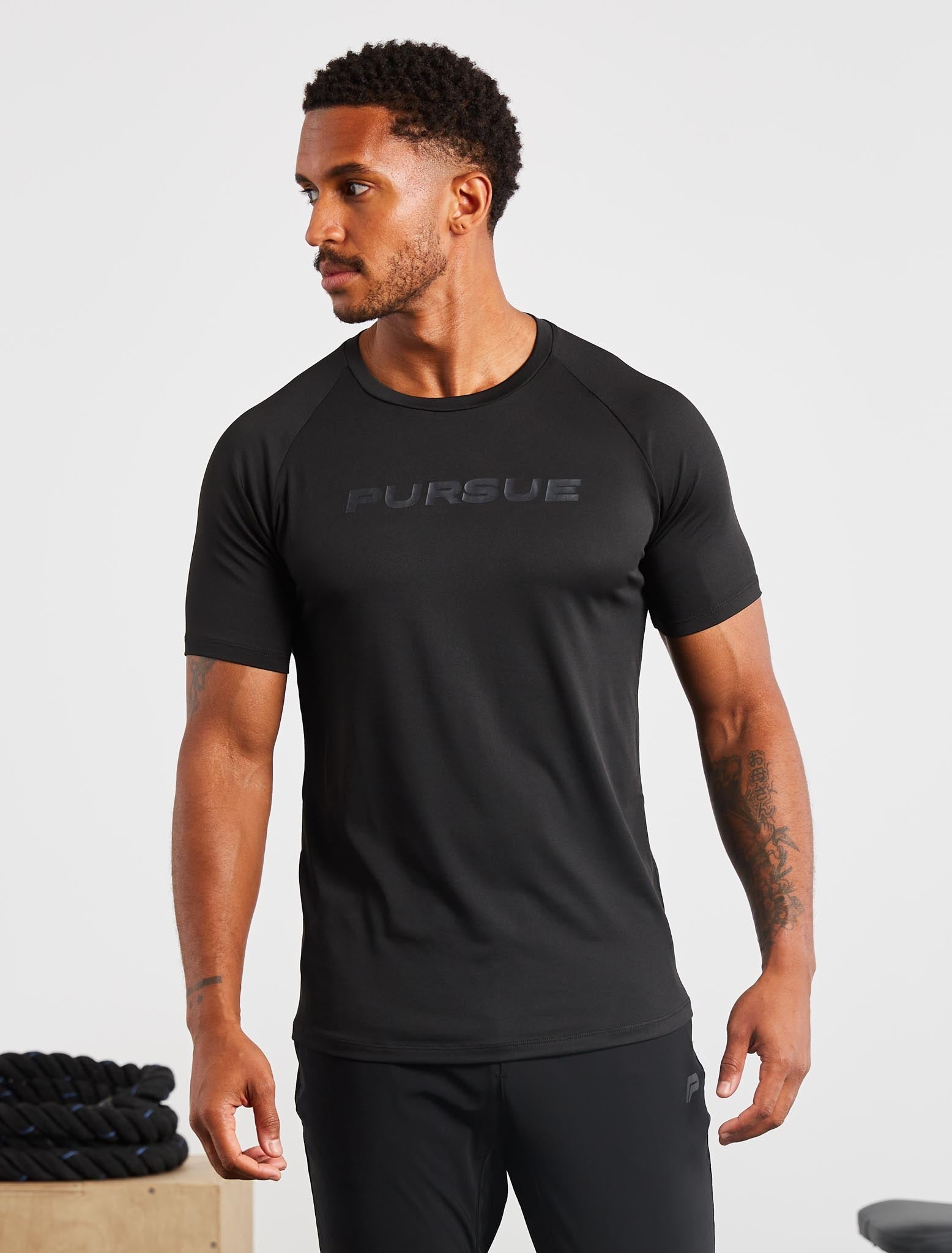 Statement T-Shirt / Black Pursue Fitness 1