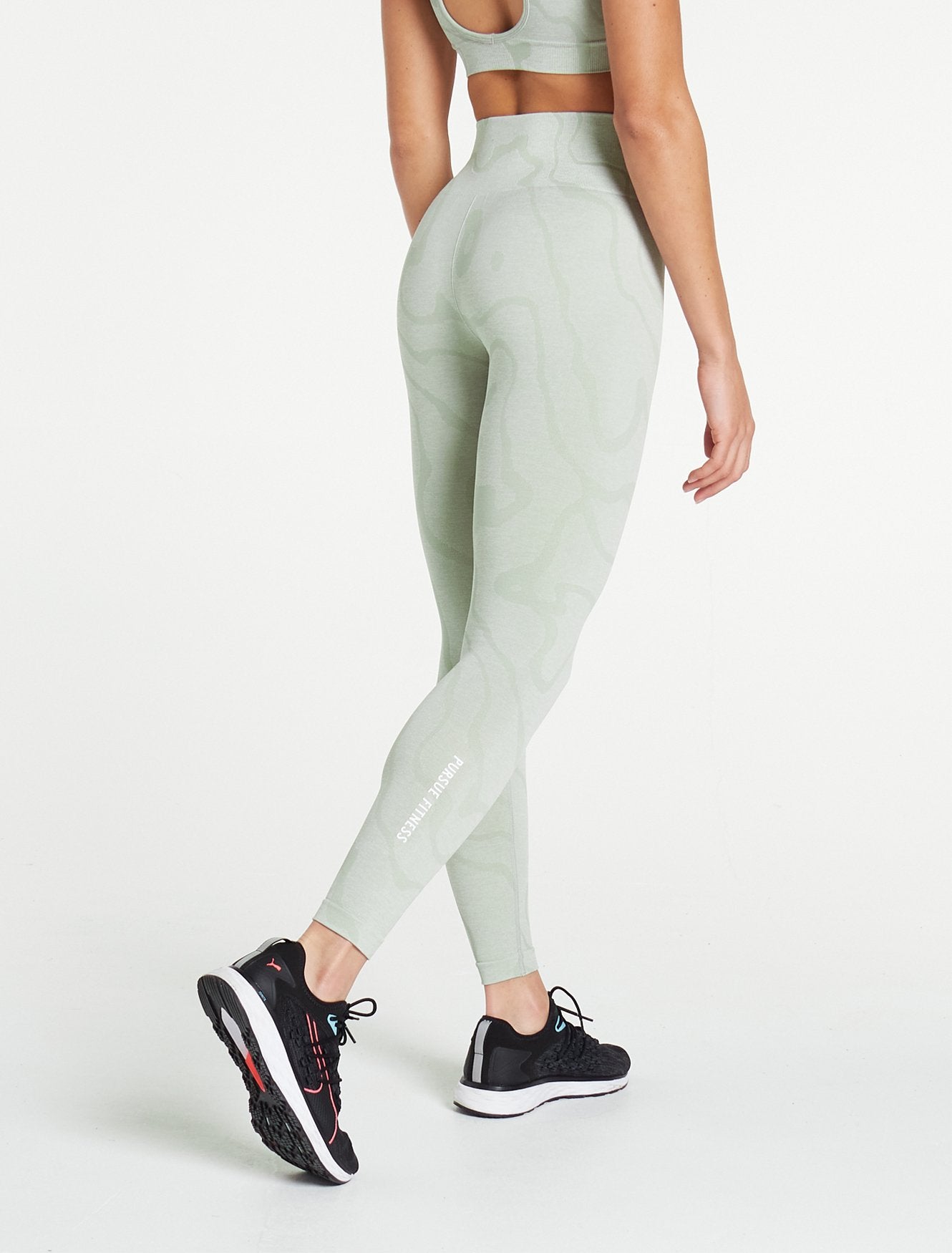 Sustainable Seamless Leggings / Sage Green Pursue Fitness 2