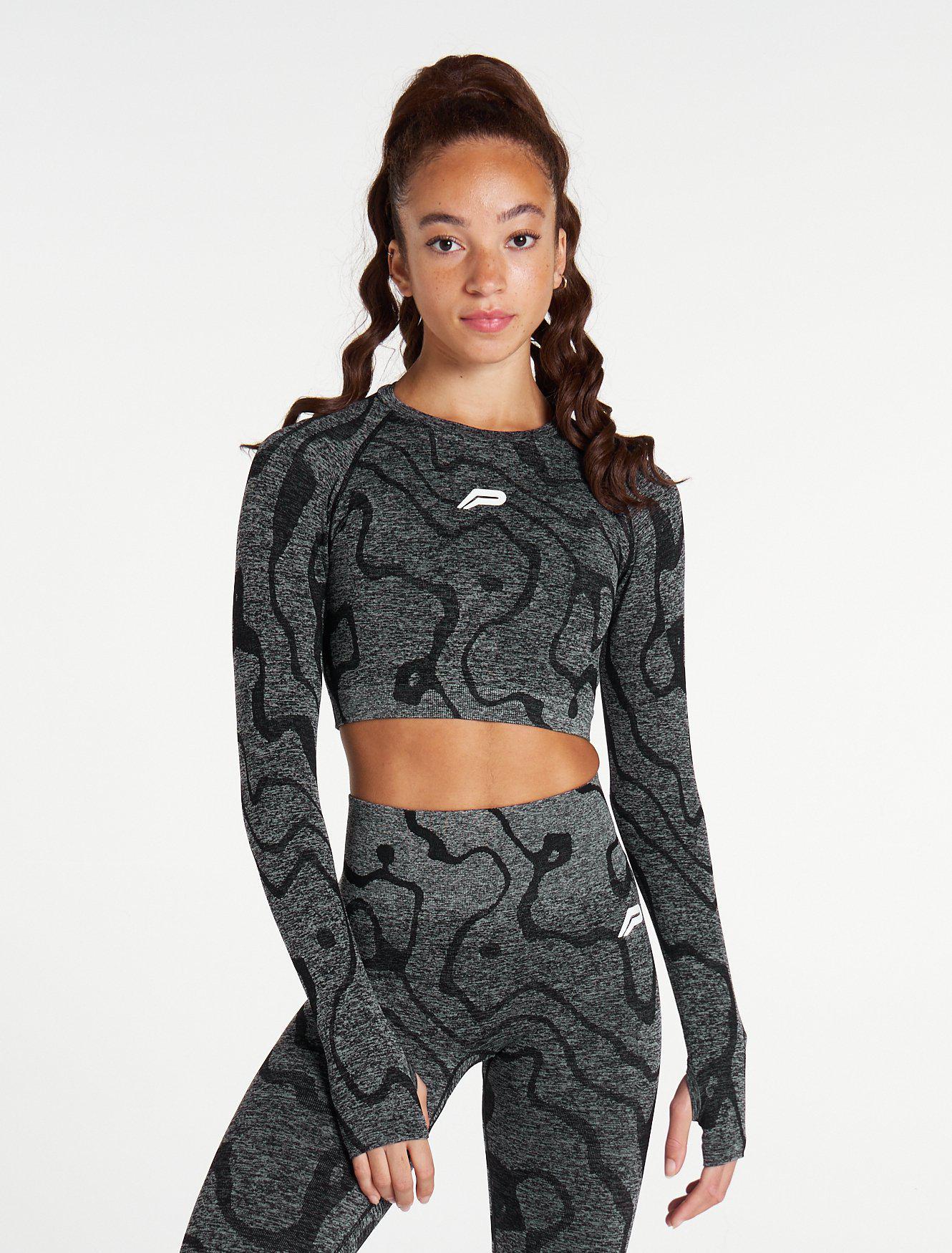 Sustainable Seamless Long Sleeve Crop Top / Black Pursue Fitness 1
