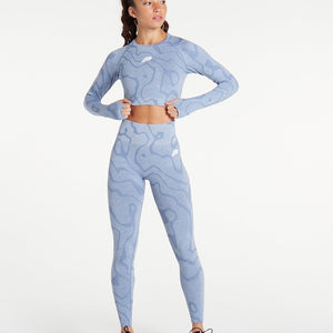 Sustainable Seamless Long Sleeve Crop Top / Blue Pursue Fitness 2