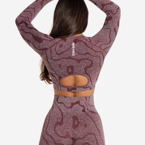 Sustainable Seamless Long Sleeve Crop Top / Burgundy Pursue Fitness 2