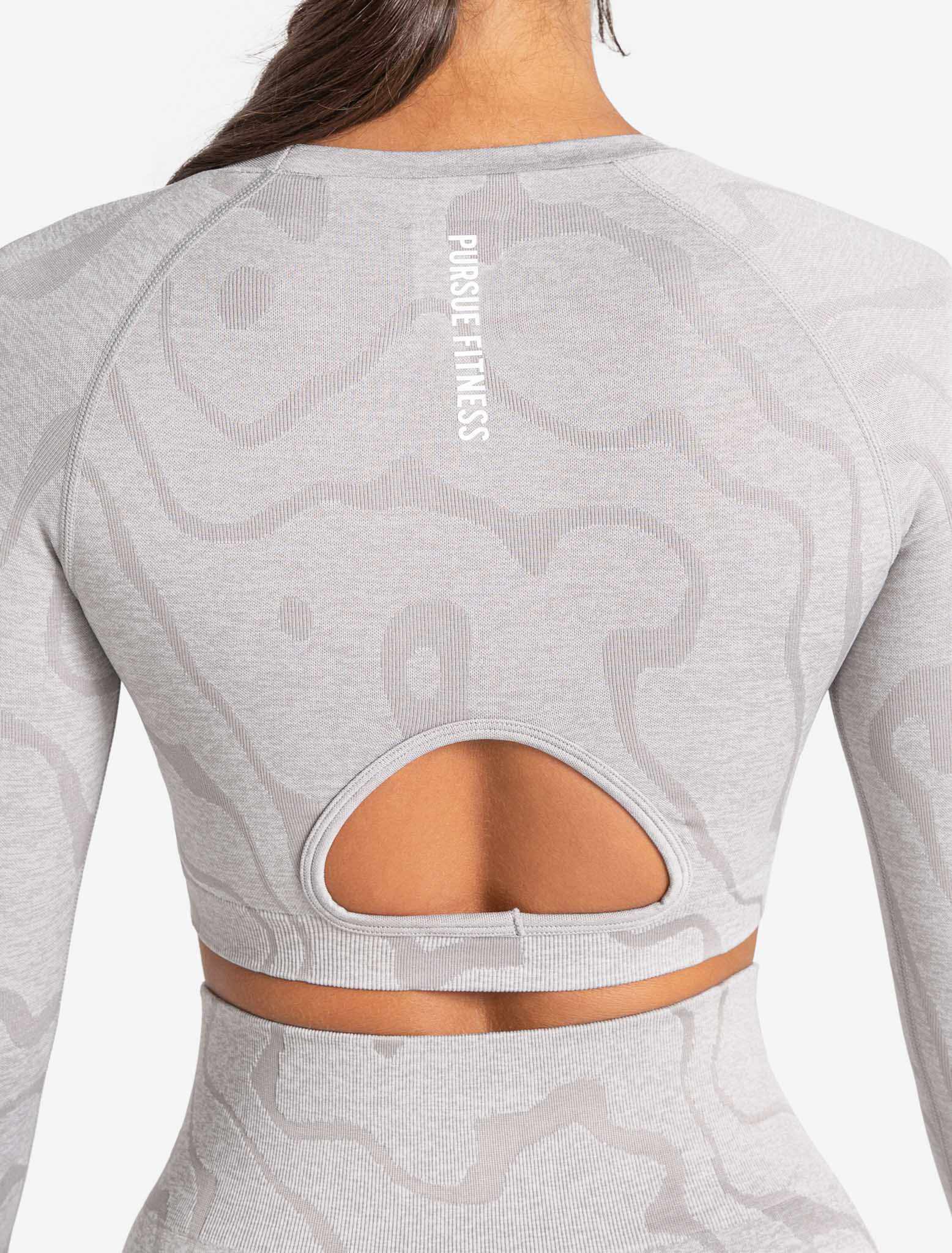 Sustainable Seamless Long Sleeve Crop Top / Cloud Grey Pursue Fitness 4