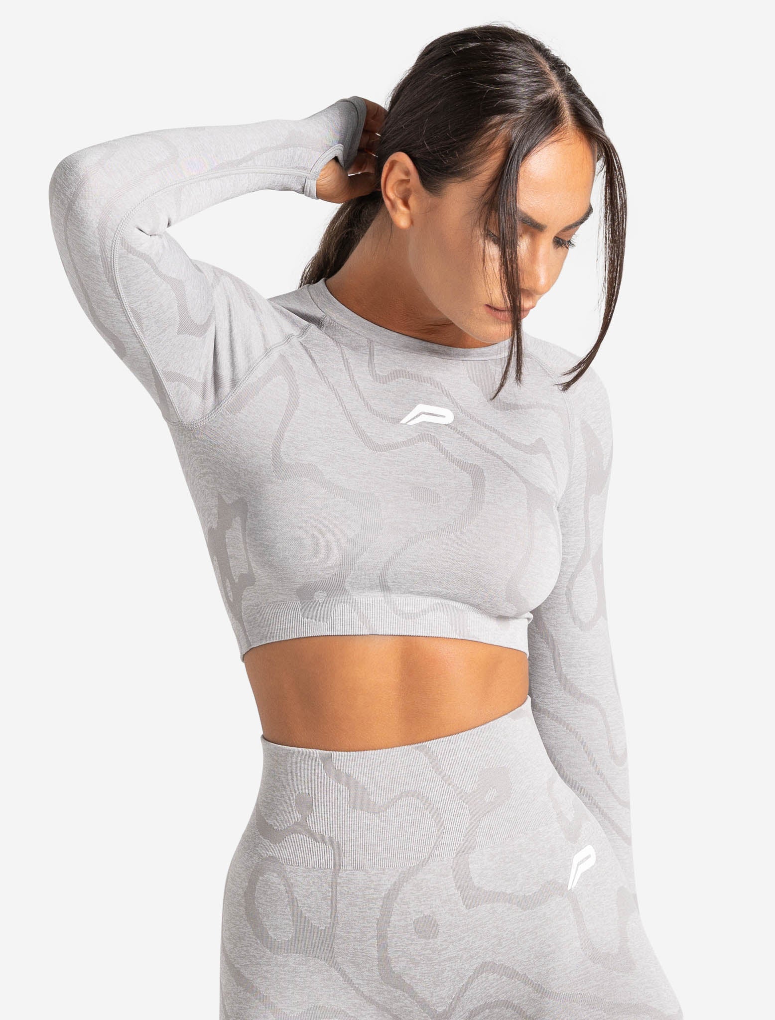 Sustainable Seamless Long Sleeve Crop Top / Cloud Grey Pursue Fitness 6