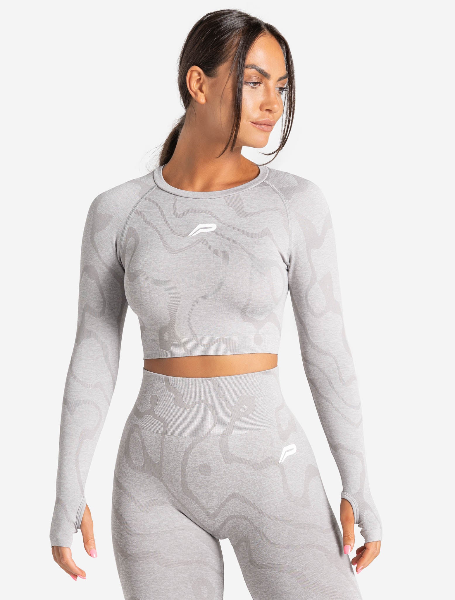 Sustainable Seamless Long Sleeve Crop Top / Cloud Grey Pursue Fitness 1