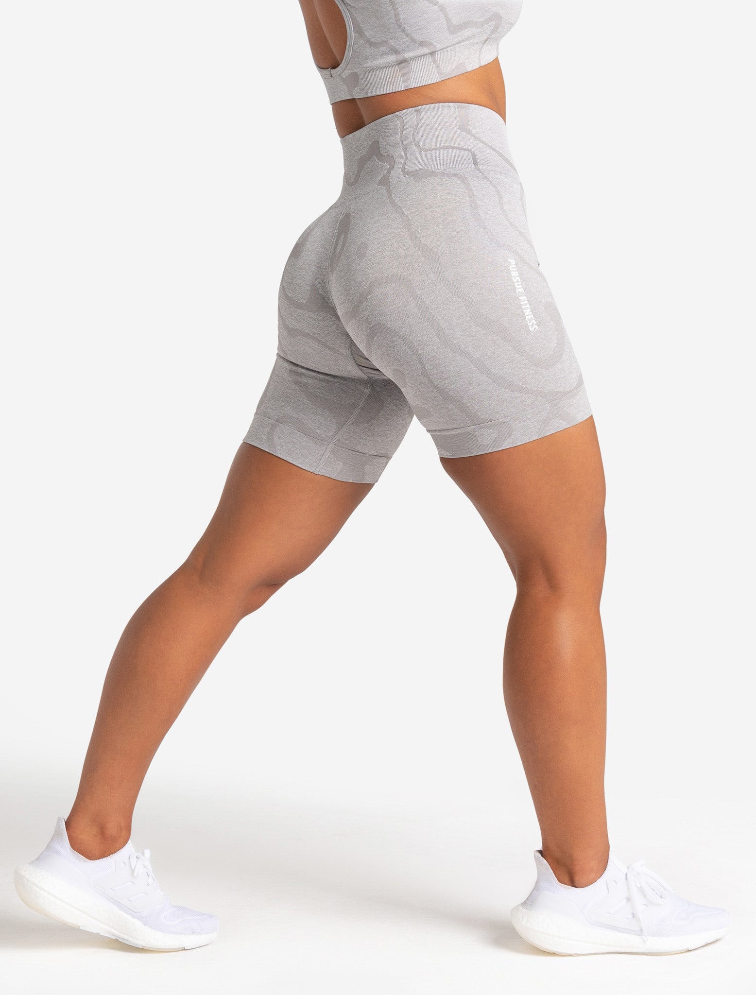 Sustainable Seamless Shorts / Cloud Grey Pursue Fitness 1